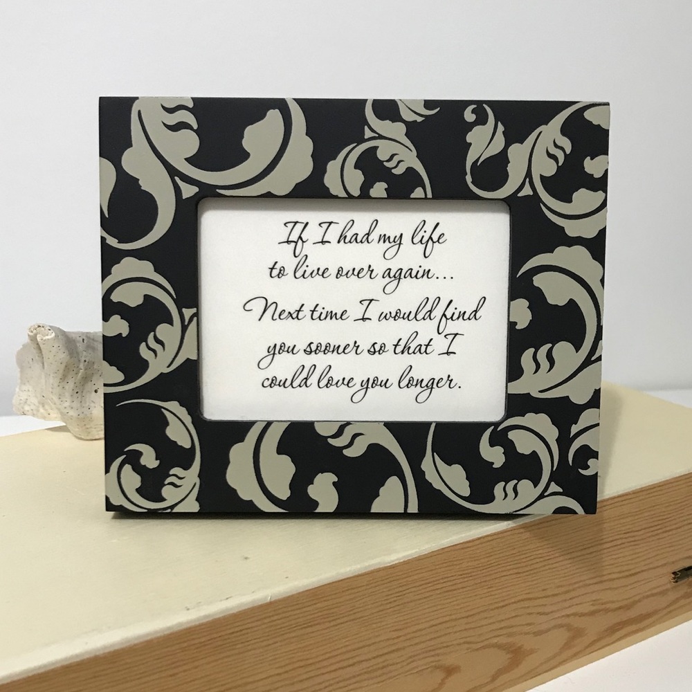 NWT| Kindred Hearts Black Frame with Leaf motif